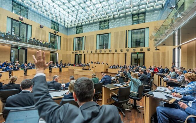 Der Bundesrat arbeitete vor dem Wochenende eine lange Tagesordnung ab.