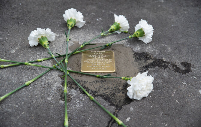 Stolperstein für Karl Dannenhauer, das NS-Euthanasie-Opfer lebte in der Haubersbronner Kirchhofstraße.