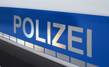 Der von der Polizei festgenommene Tatverdächtige sitzt nun in U-Haft. (Symbolbild)