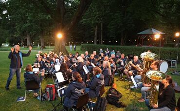 Stadtkapelle spielt am Tannwald auf.