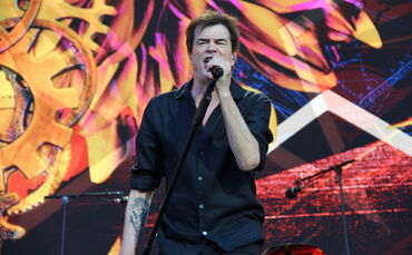 Campino (Andreas Frege) feiert mit seiner Band "Die Toten Hosen" mit 65.000 Fans auf dem Cannstatter Wasen.