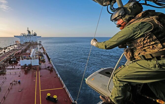 Britische Armee stoppt Schattenflotte-Tanker
