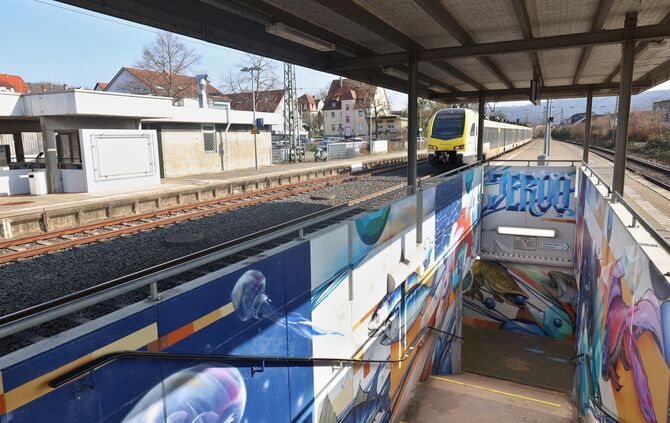 Alles andere als barrierefrei: Der Bahnhof in Plüderhausen.