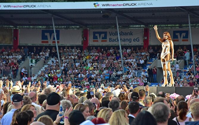 Andrea Berg beim Heimspiel-Konzert 2025: Sie freut sich auf das Juli-Wochenende 2026 und die musikalischen Acts im Vorprogramm,