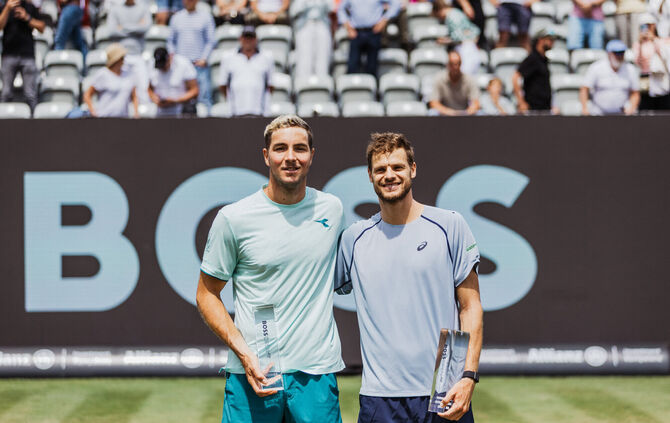 Jan-Lennard Struff und Yannick Hanfmann gewannen im Doppel bei den Boss Open.