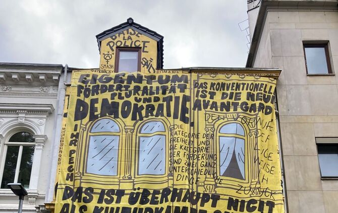 Golden Shop mit neuer Fassade