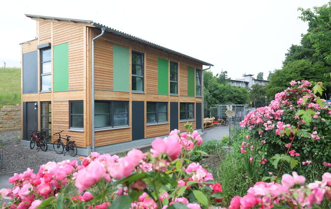 Rund um das neue Farmhaus auf dem Finkenberg ist ein kleines Paradies entstanden.