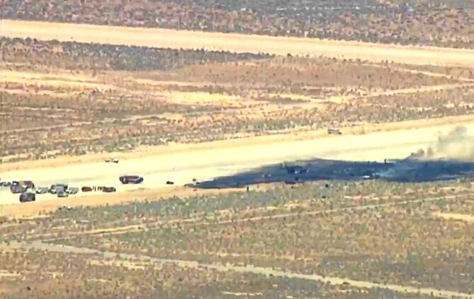 B-52-Bomber stürzt in Kalifornien ab