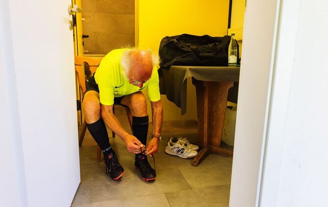 Werner Ziebold geht mit 90 in Schiedsrichter-Rente