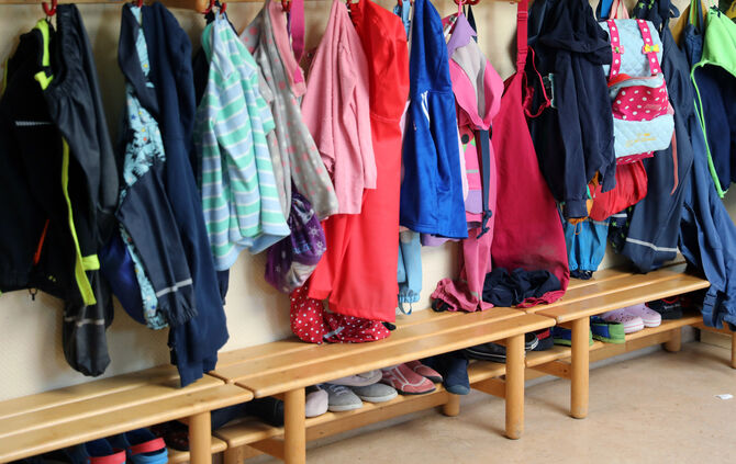 Mal sehen, ob tatsächlich irgendwann das letzte Kindergartenjahr kostenfrei wird, im Moment zahlen Eltern in Schorndorf für die