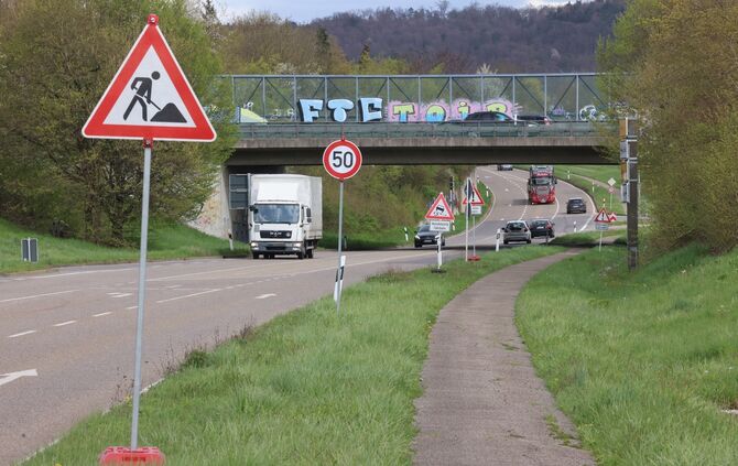 Die B14-Brücke bei Korb muss neu gebaut werden (Archivfoto).
