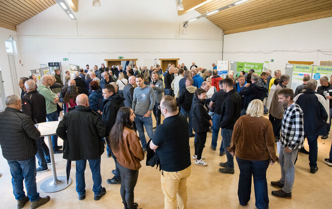 "Volle Hütte" in der Halle des KTSV Hößlinswart.