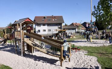 Die Freude war groß bei der Eröffnung des Spielplatzes im Mai. Doch nun trüben Sachbeschädigungen die Stimmung.