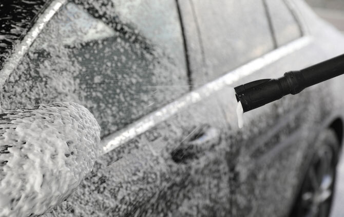 Das Amtsgericht Waiblingen hatte sich mit einem Unfall an einer Autowaschanlage in Schwaikheim zu beschäftigen. (Symbolfoto)