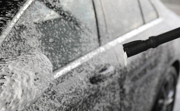 Das Amtsgericht Waiblingen hatte sich mit einem Unfall an einer Autowaschanlage in Schwaikheim zu beschäftigen. (Symbolfoto)