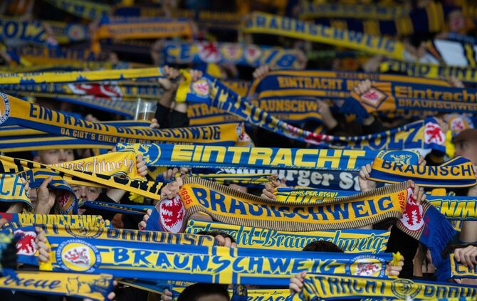 Fans von Eintracht Braunschweig. (Archivbild)