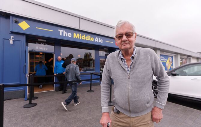 Eröffnung der Lidl-Kneipe „The Middle Ale“