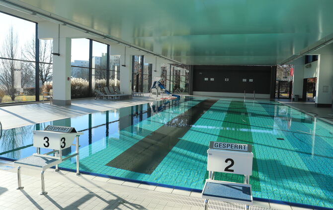 Schwimmbecken im Römer Bad in Kernen (Archivfoto).