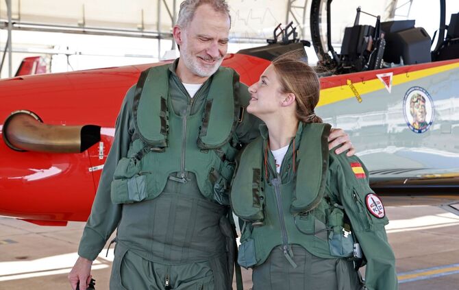Spaniens Prinzessin Leonor beim Trainingsflug mit König Felipe VI