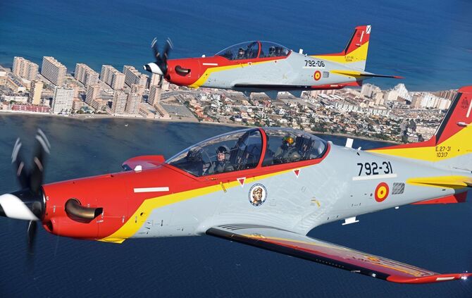 Spaniens Prinzessin Leonor beim Trainingsflug mit König Felipe VI
