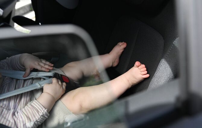 Ein Säugling wurde in Hamminkeln aus einem überhitzten Auto gerettet. (Symbolbild)