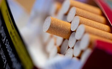 Streeck will die Mehreinnahmen aus der Tabaksteuer für das Gesundheitssystem nutzen. (Symbolbild)