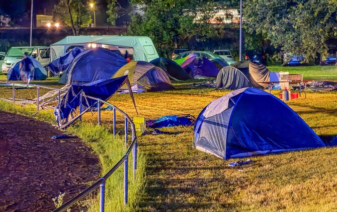 Verletzte bei Blitzeinschlag auf Sportfest