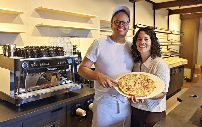 Simon und Salome Buck in ihrer Bäckerei, die demnächst eröffnet.