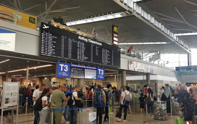 Chaos am Stuttgarter Flughafen. (Symbolbild)