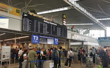Chaos am Stuttgarter Flughafen. (Symbolbild)
