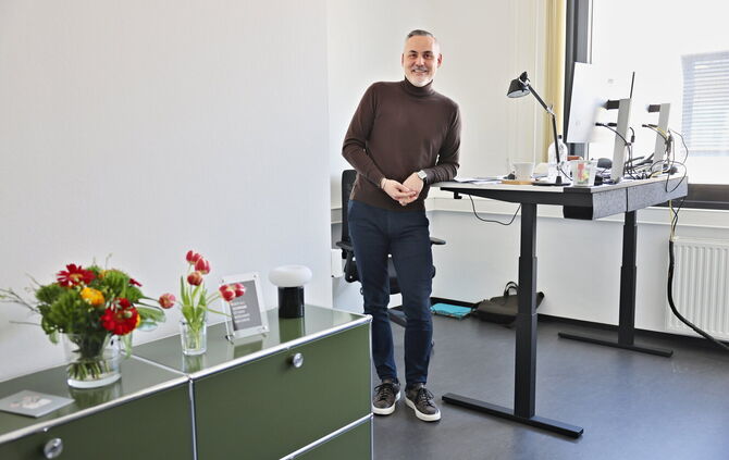 Andreas Kuhn ist seit März Notar in Waiblingen, einer von zweien. In seinem Büro am Postplatz hat er es gerne schlicht. Vieles i