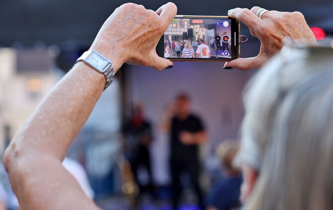 Beim Altstadtfest können die Mobilfunk-Netze in der Waiblinger Innenstadt an ihre Grenzen kommen (Symbolfoto).