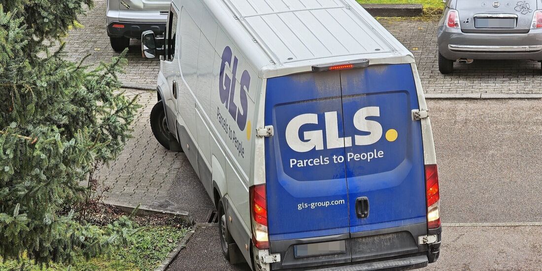 Ein Paket, das über den Paketdienst GLS im Jahr 2026 zugestellt wurde, sorgte bei einem Rentner aus Beutelsbach für Verwirrung.
