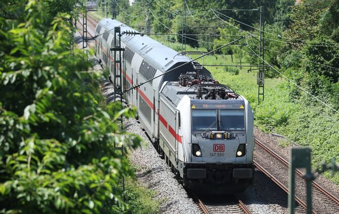 Bei einem Unfall in Schwäbisch Gmünd wurde am 12. Juni 2026 ein Intercity schwer beschädigt. (Symbolbild)