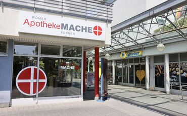 Edeka, Apotheke und Ärzte in der Karlstraße in Rommelshausen: Einer der Einkaufsschwerpunkte in Kernen.