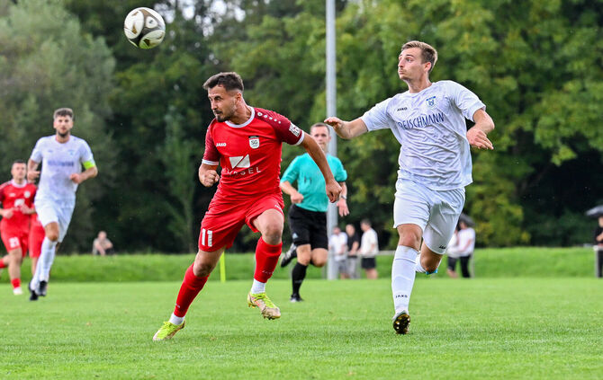 Die SG Schorndorf und Shkodran Selimaj (in Rot, hier im WFV-Pokal-Achtelfinale gegen Ravensburg) können mit der Saison mehr als