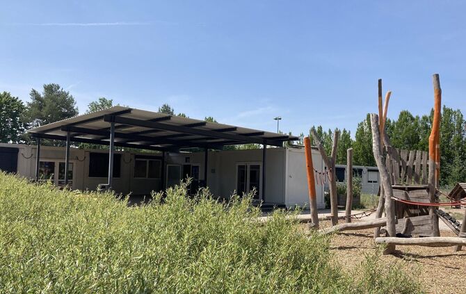 In diesem Containeranbau werden Grundschüler der Salier-Gemeinschaftsschule unterrichtet.