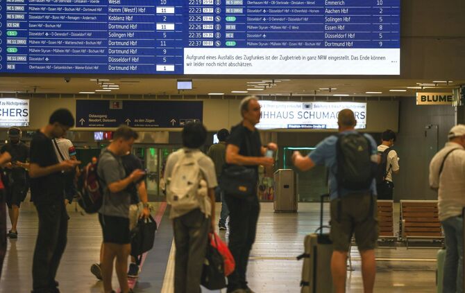 Bahnverkehr wegen Funkstörung bundesweit eingestellt