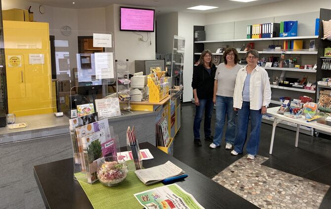 Christine Nunn mit ihren Mitarbeiterinnen Birgit Veen (l.) und Marion Schöttle (r.)