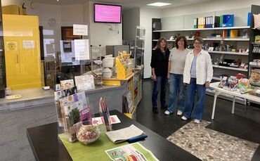 Christine Nunn mit ihren Mitarbeiterinnen Birgit Veen (l.) und Marion Schöttle (r.)