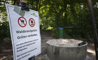 Wegen Waldbrandgefahr sind etliche Grillplätze auf der Buocher Höhe gesperrt.