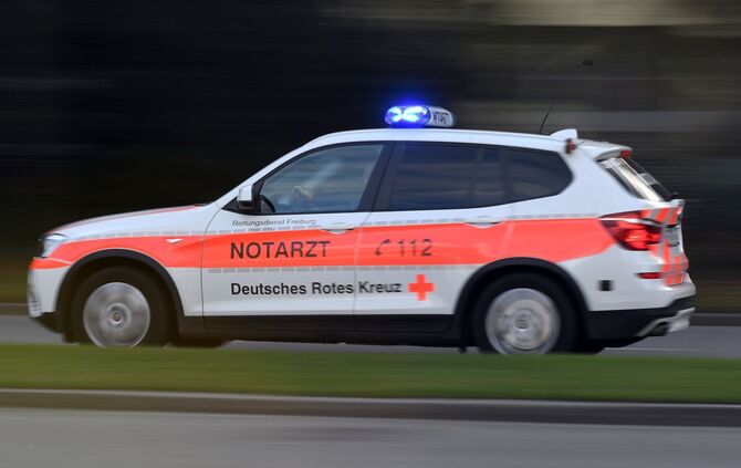 Zwei Menschen wurden bei dem Unfall verletzt. (Symbolbild)
