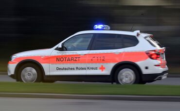 Zwei Menschen wurden bei dem Unfall verletzt. (Symbolbild)