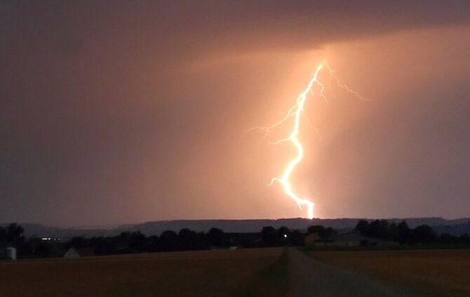 Am Sonntag sind im Rems-Murr-Kreis extreme Unwetter möglich (Symbolfoto).