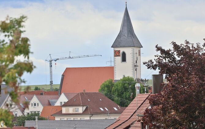 Das Schieferdach des Kirchturms ist innen marode.