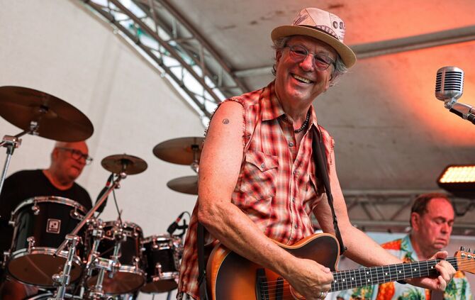 Sie dürfen bei keinem Altstadtfest in Waiblingen fehlen: Bis 19.30 Uhr läuft noch der Auftritt der Band Rock´n´Roldies auf dem R