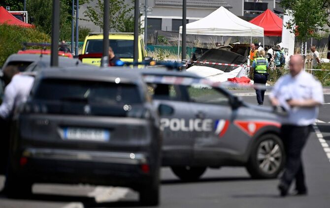 Elf Tote bei Flugzeugabsturz in Frankreich