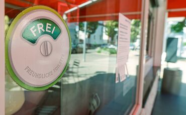 Die Toiletten stehen auch Menschen, die nichts einkaufen, zur Verfügung.