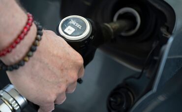 Bei Diesel sieht das Ifo eine deutliche Lücke in der Weitergabe des Tankrabatts. (Symbolbild)