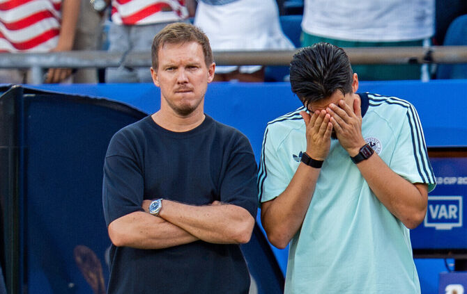 Julian Nagelsmann (links im Bild) ist nach dem WM-Aus als Bundestrainer nicht mehr tragbar.